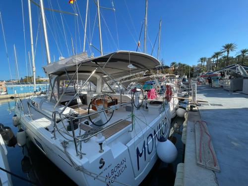 Segelyacht Oceanis 51.1 Yachtcharter in Horta Marina