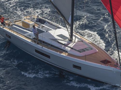 Yacht Oceanis 51.1 for rent in Marina di Portisco