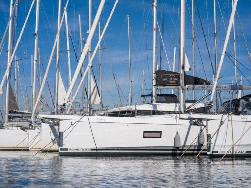 Segelyacht Oceanis 51.1 chartern in Athen