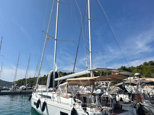 Segelboot Oceanis 51.1 Yachtcharter in Marina Frapa