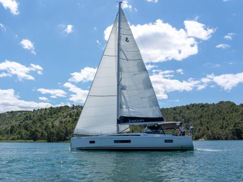 Segelyacht Oceanis 51.1 chartern in Skradin