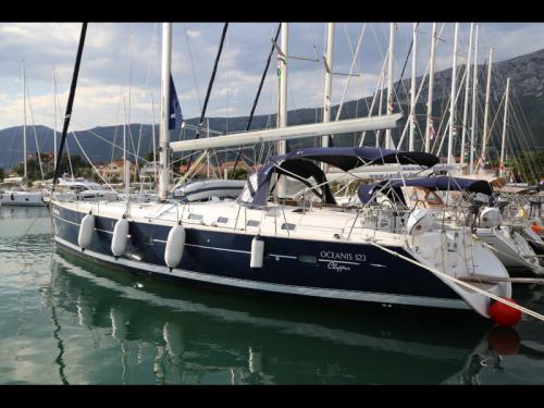 Sailing yacht Oceanis 523 available for charter in Kastela