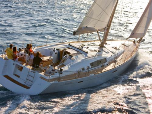 Yacht Oceanis 54 for hire in Pier 46