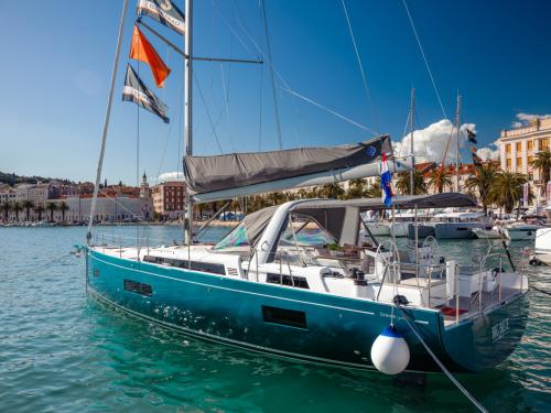 Sailing yacht Oceanis 54 for charter in Seget