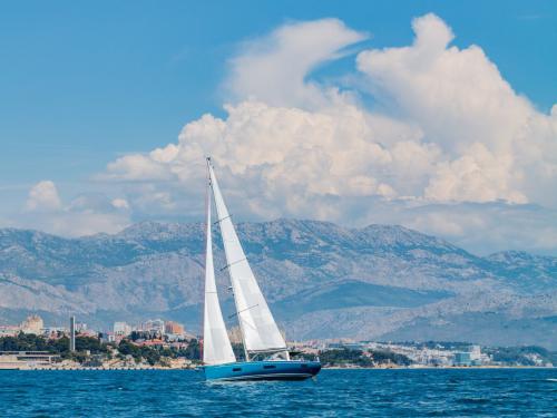 Yacht Oceanis 54 for hire in Marina Seget Donji