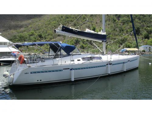 Sailing boat Oceanis 54 for hire in Marina Le Marin