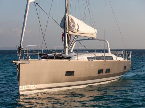 Sailing yacht Oceanis 55 for rent in Portimao