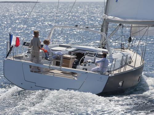 Sailboat Oceanis 55 for charter in Pula