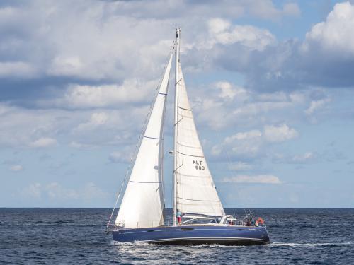 Sailing boat Oceanis 60 for hire in Lefkas Marina