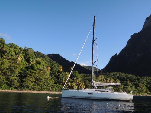 Sailing boat Pogo 12.50 for rent in Le Marin