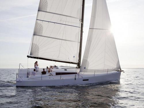 Sailing boat Pogo 12.50 for rent in Pula