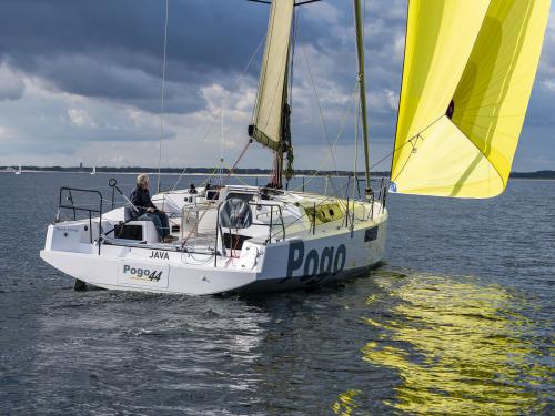 Sailing boat Pogo 44 for hire in Bandol