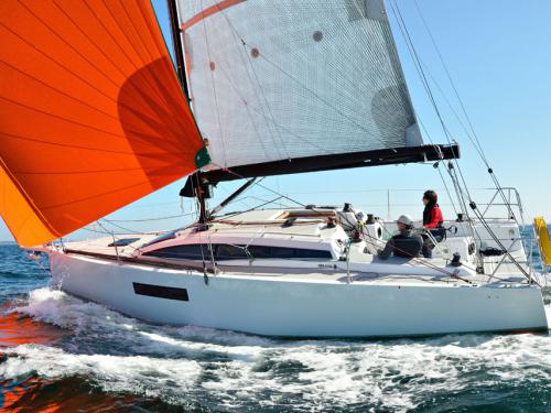 Sailing yacht RM 9.70 for hire in Quiberon