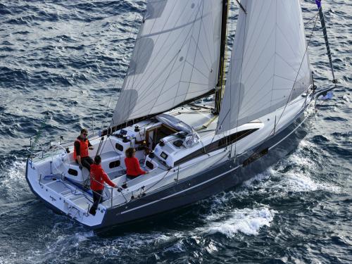 Yacht RM 9.70 available for charter in La Trinite sur Mer