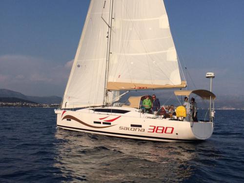 Yacht Salona 380 chartern in Palma