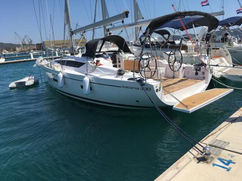 Segelboot Salona 380 Yachtcharter in Jezera