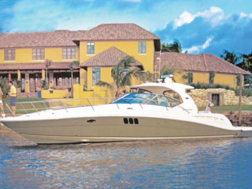 Yacht Sea Ray 455 Sundancer for rent in Marina Mandalina