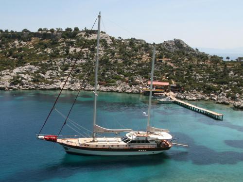 Yacht Serenity 86 chartern in Netsel Marmaris Marina