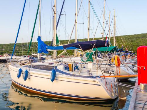 Sailing yacht Solina 27 available for charter in Marina Punat