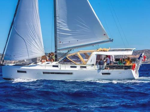 Sailing yacht Sun Loft 47 available for charter in Agropoli
