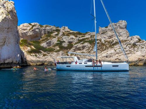 Yacht Sun Loft 47 available for charter in Zaton