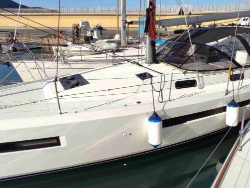 Yacht Sun Loft 47 chartern in Marina Agropoli