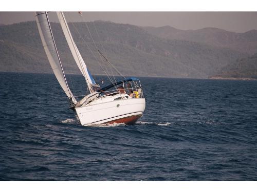 Sailing boat Sun Odyssey 32 for rent in Fethiye