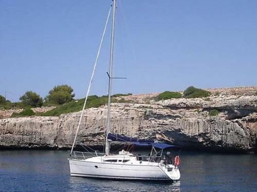Sailing boat Sun Odyssey 32 for charter in Marina Zadar