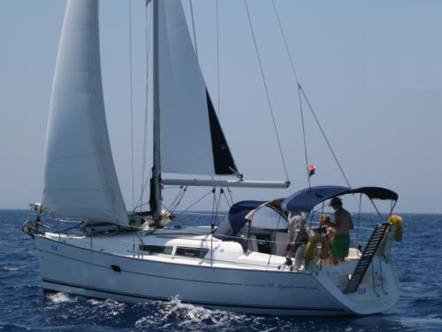 Yacht Sun Odyssey 32i for hire in Bodrum