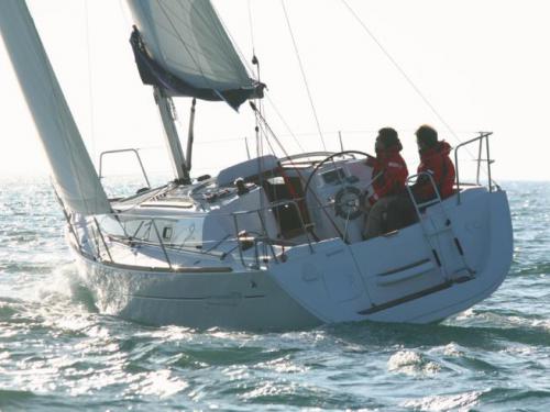 Yacht Sun Odyssey 33i Yachtcharter in Hyeres