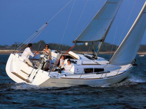 Yacht Sun Odyssey 33i for rent in Finikas Marina