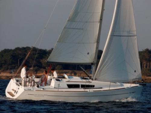 Segelboot Sun Odyssey 33i Yachtcharter in Marina di Punta Ala