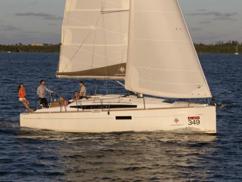 Segelyacht Sun Odyssey 349 chartern in Puntone