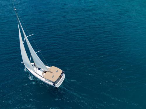 Yacht Sun Odyssey 349 available for charter in Nanny Cay Town