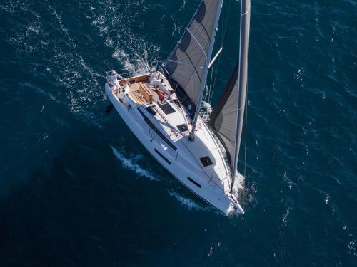 Sailing yacht Sun Odyssey 35 for rent in Marina di Arechi
