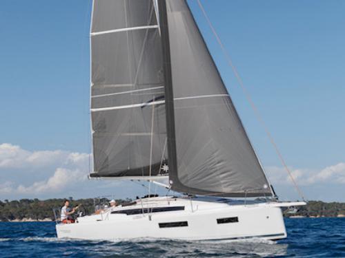 Sailing boat Sun Odyssey 35 for rent in Cres