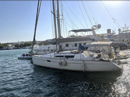 Segelyacht Sun Odyssey 36i chartern in Rhodos Stadt