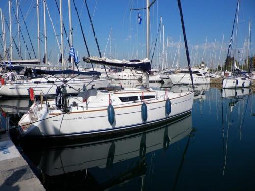 Segelyacht Sun Odyssey 36i chartern in Nikiana