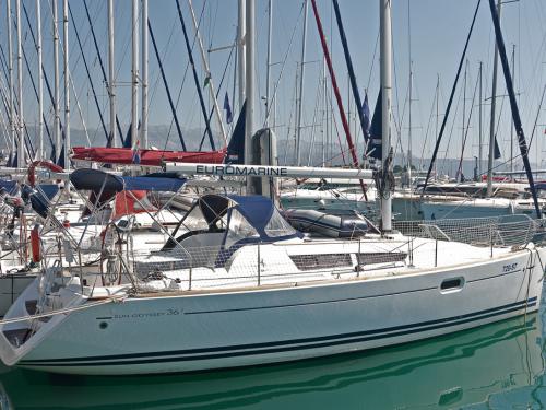 Yacht Sun Odyssey 36i chartern in Split
