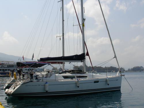 Sailing yacht Sun Odyssey 36i for rent in Elefsina