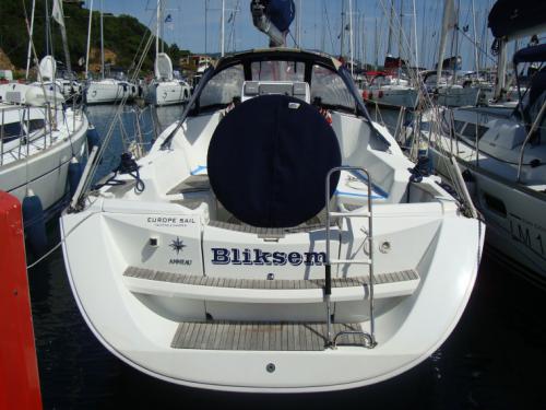 Yacht Sun Odyssey 36i Performance for rent in Portisco