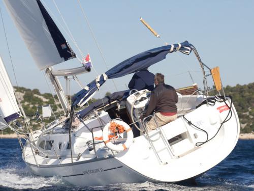 Yacht Sun Odyssey 37 Yachtcharter in Marine Betina
