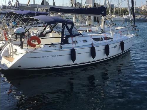 Sailing yacht Sun Odyssey 37 for rent in Athens