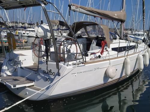 Sailboat Sun Odyssey 379 available for charter in Arzon
