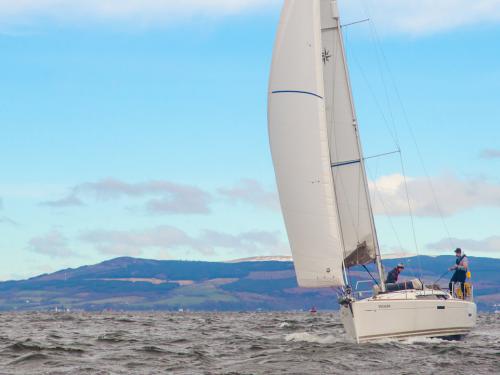 Segelyacht Sun Odyssey 379 Yachtcharter in Largs
