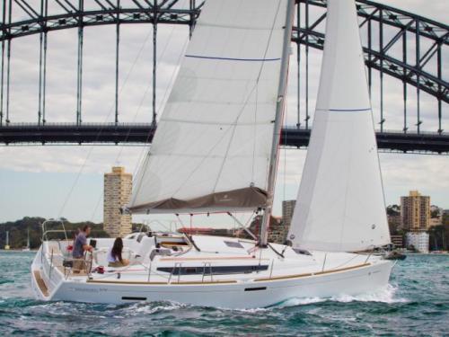 Segelyacht Sun Odyssey 379 Yachtcharter in Hafen von Hyeres