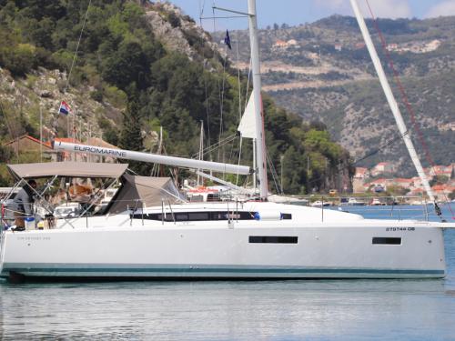 Segelyacht Sun Odyssey 380 chartern in Komolac