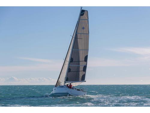 Segelboot Sun Odyssey 380 Yachtcharter in Albatros Marina