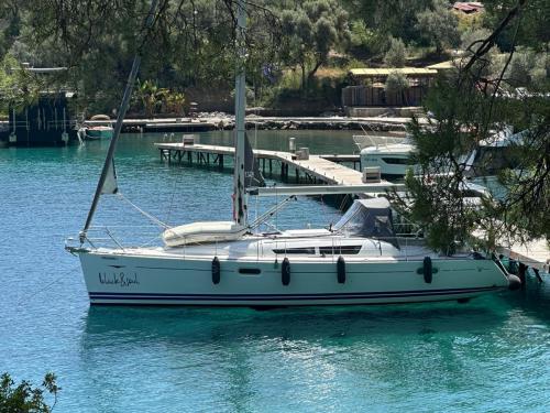 Yacht Sun Odyssey 39i for rent in Goecek