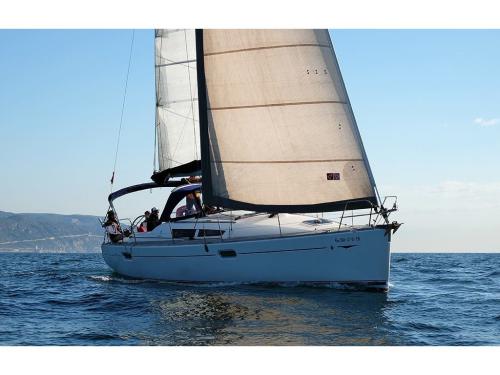 Yacht Sun Odyssey 39i available for charter in Palamos
